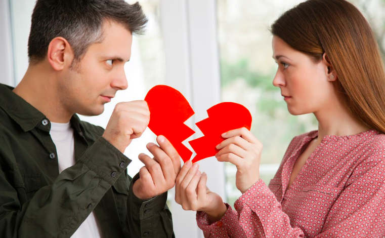 博尔塔拉离婚如何申请财产保全冻结对方账户